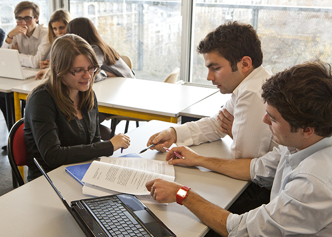 Etudiants en droits de la clinique juridique PSL-Université Paris Dauphine