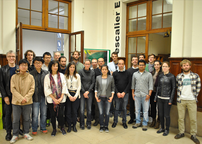 L'équipe du projet NanOQTech dans le hall de Chimie Paris Tech ©Philippe Goldner