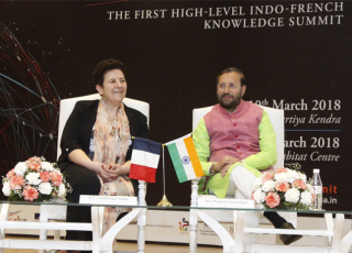 Frédérique Vidal, et Prakash Javdekar, Ministres français et indien de l'enseignement supérieur et la recherche au Knowledge summit de Delhi 2018
