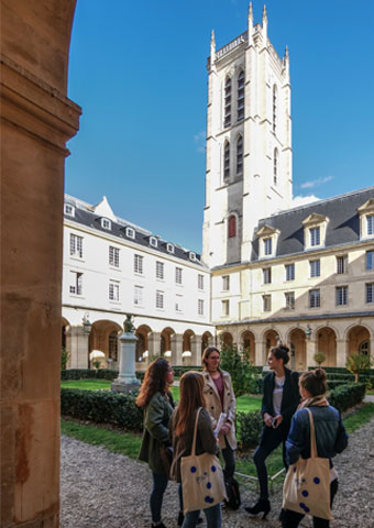Photo étudiants CPES cour Henri-IV